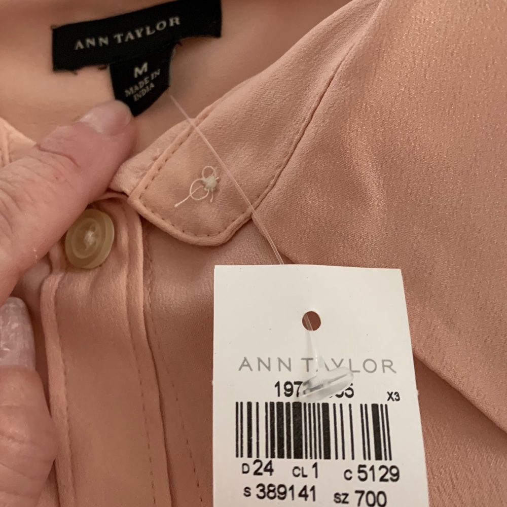 Ann Taylor Brand NWT Blush Long Sleeve Size Med - Picture 3 of 8